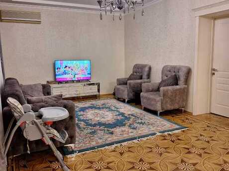 7 otaqlı həyət evi/bağ evi - Bakıxanov q. - 300 m²