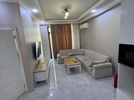 2-комн. новостройка - м. 8 ноября - 90 м²
