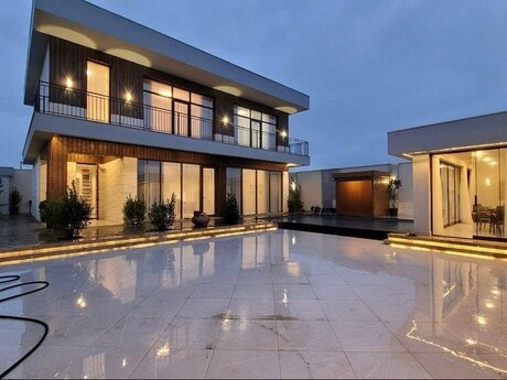 4 otaqlı həyət evi/bağ evi - Bilgəh q. - 300 m²