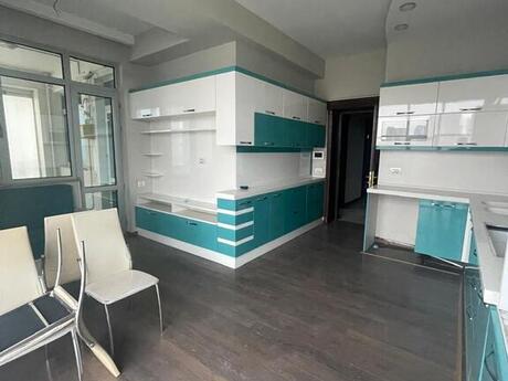 4 otaqlı mənzil, 204 m², Nizami: 560 000 ₼ 4