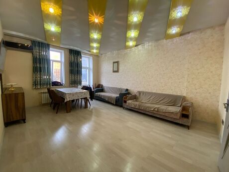 2 otaqlı köhnə tikili - 28 May m. - 68 m²