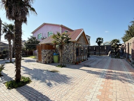 5 otaqlı həyət evi/bağ evi - Binə q. - 250 m²