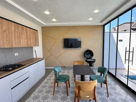4 otaqlı həyət evi/bağ evi - Mərdəkan q. - 200 m²