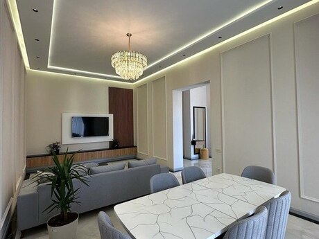 4 otaqlı həyət evi/bağ evi - Mərdəkan q. - 200 m²