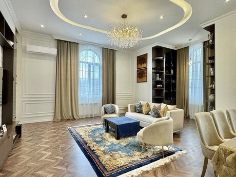 4 otaqlı yeni tikili - Elmlər Akademiyası m. - 168 m²