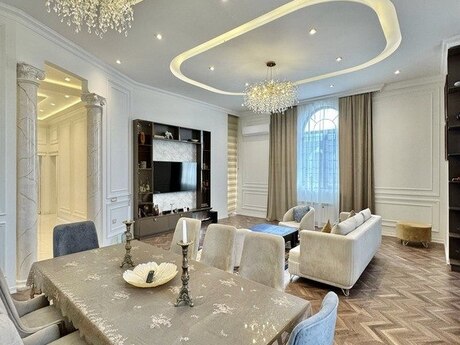 4 otaqlı yeni tikili - Elmlər Akademiyası m. - 168 m²
