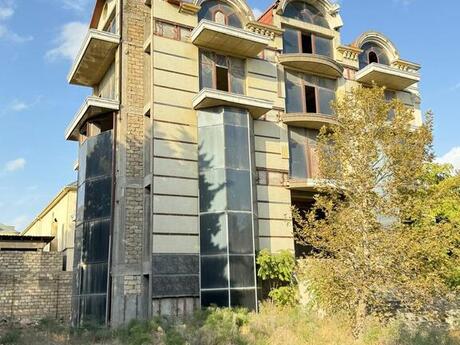 15 otaqlı həyət evi/bağ evi - Əhmədli q. - 1300 m²