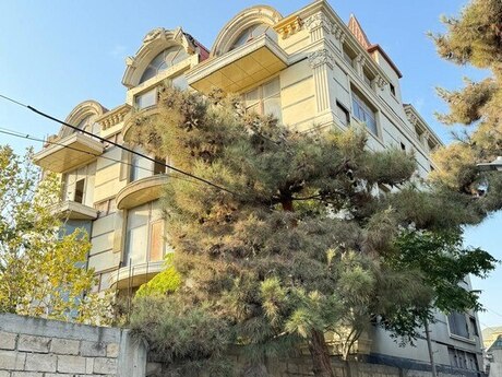 15 otaqlı həyət evi/bağ evi - Əhmədli q. - 1300 m²