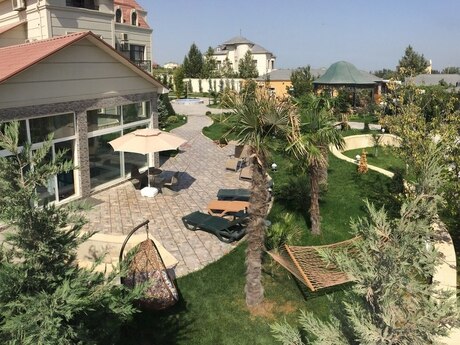 8 otaqlı həyət evi/bağ evi - Novxanı q. - 600 m²