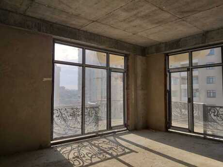 4 otaqlı yeni tikili - Nəriman Nərimanov m. - 181.2 m²