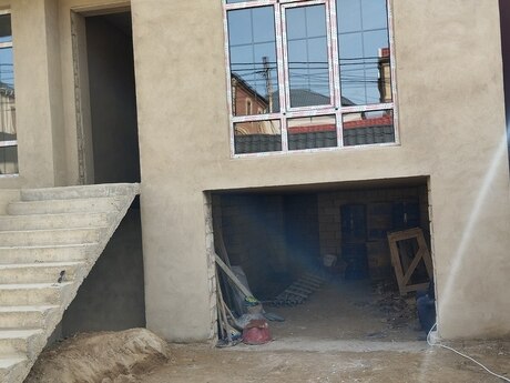 5 otaqlı həyət evi/bağ evi - Qaraçuxur q. - 220 m²