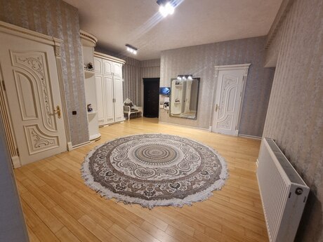 4 otaqlı yeni tikili - 28 May m. - 215 m²