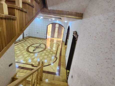 9 otaqlı həyət evi/bağ evi - Əhmədli m. - 550 m²