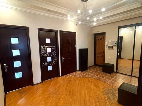 4 otaqlı yeni tikili - Elmlər Akademiyası m. - 175 m²