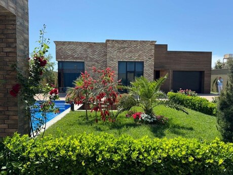4 otaqlı həyət evi/bağ evi - Mərdəkan q. - 250 m²