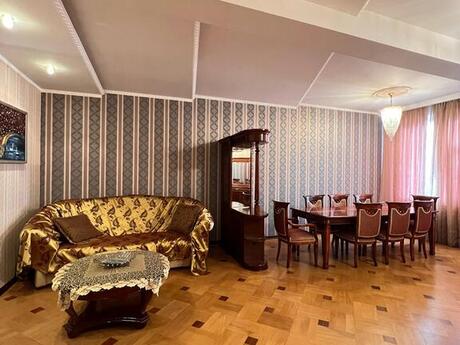 4 otaqlı yeni tikili - Elmlər Akademiyası m. - 168 m²