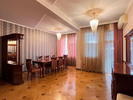 4 otaqlı yeni tikili - Elmlər Akademiyası m. - 168 m²