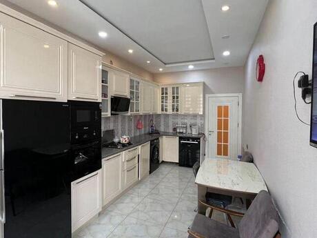 3 otaqlı mənzil, 127 m², 8 Noyabr: 430 000 ₼ 3