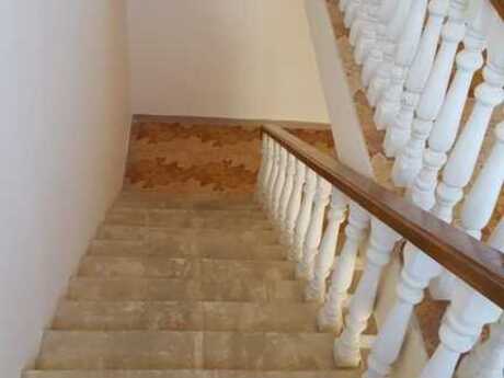 7 otaqlı həyət evi/bağ evi - Novxanı q. - 200 m²