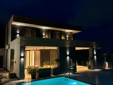 6 otaqlı həyət evi/bağ evi - Novxanı q. - 300 m²