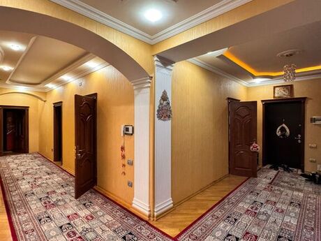 4-комн. новостройка - м. Элмляр Академиясы - 205 м²