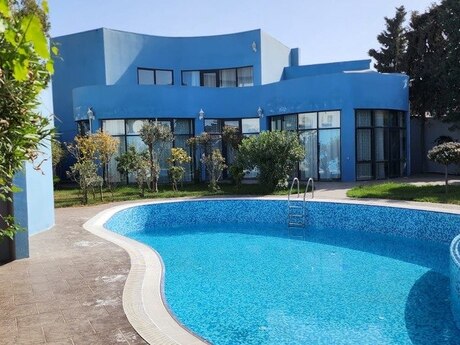 5 otaqlı həyət evi/bağ evi - Şüvəlan q. - 380 m²