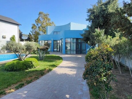 5 otaqlı həyət evi/bağ evi - Şüvəlan q. - 380 m²