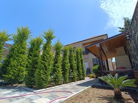 6 otaqlı həyət evi/bağ evi - Mərdəkan q. - 580 m²