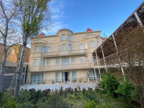 20 otaqlı həyət evi/bağ evi - Nəsimi m. - 1000 m²
