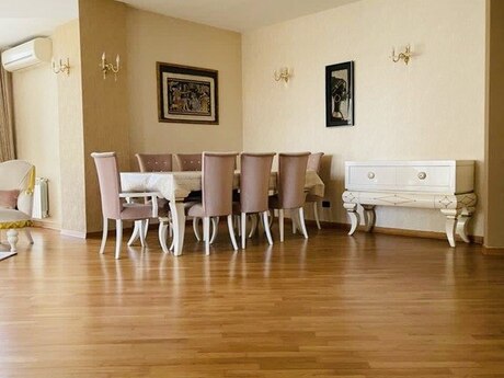 4 otaqlı yeni tikili - 28 May m. - 200 m²