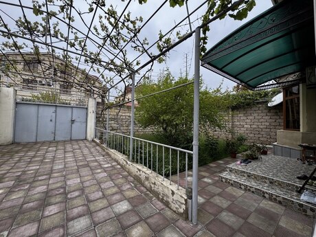 3 otaqlı həyət evi/bağ evi - Bakıxanov q. - 90 m²