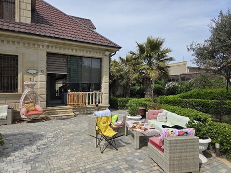 6 otaqlı həyət evi/bağ evi - Mərdəkan q. - 360 m²