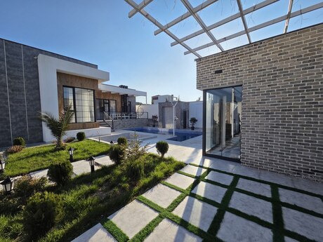 6 otaqlı həyət evi/bağ evi - Şüvəlan q. - 260 m²
