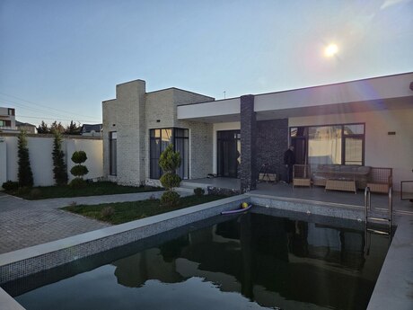 5 otaqlı həyət evi/bağ evi - Şüvəlan q. - 280 m²
