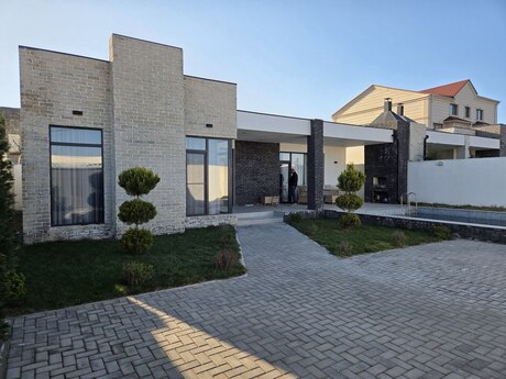 5 otaqlı həyət evi/bağ evi - Şüvəlan q. - 280 m²