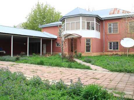 6 otaqlı həyət evi/bağ evi - Qəbələ - 220 m²