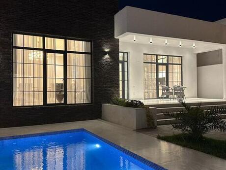 4 otaqlı həyət evi/bağ evi - Mərdəkan q. - 240 m²