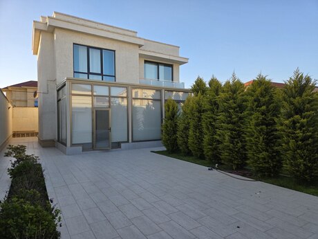 6 otaqlı həyət evi/bağ evi - Mərdəkan q. - 380 m²