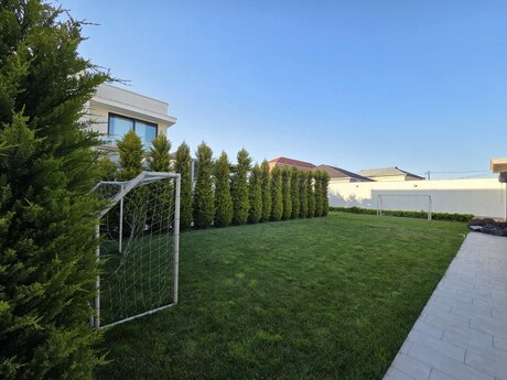 6 otaqlı həyət evi/bağ evi - Mərdəkan q. - 380 m²