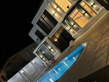 5 otaqlı həyət evi/bağ evi - Şüvəlan q. - 400 m²