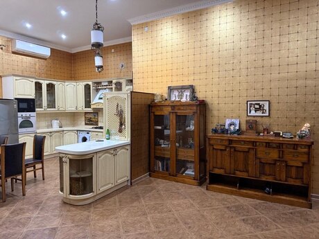 House with Garden, Villa For Rent