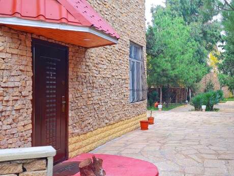 7 otaqlı həyət evi/bağ evi - Nardaran q. - 360 m²