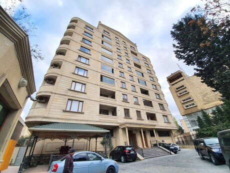4 otaqlı yeni tikili - Şah İsmayıl Xətai m. - 230 m²