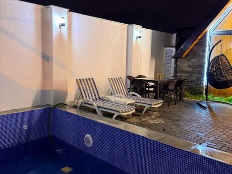 4 otaqlı həyət evi/bağ evi - Mərdəkan q. - 140 m²