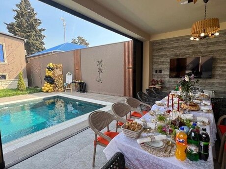 4 otaqlı həyət evi/bağ evi - Buzovna q. - 240 m²
