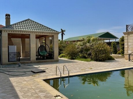 5 otaqlı həyət evi/bağ evi - Mərdəkan q. - 300 m²