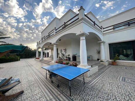 6 otaqlı həyət evi/bağ evi - Mərdəkan q. - 400 m²