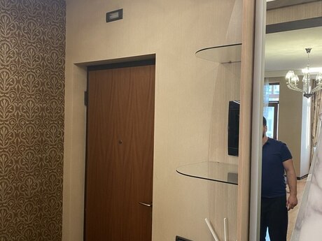 3 otaqlı yeni tikili - 8 Noyabr m. - 146 m²