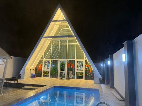 4 otaqlı həyət evi/bağ evi - Mərdəkan q. - 200 m²