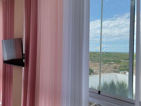 4 otaqlı həyət evi/bağ evi - Mərdəkan q. - 300 m²